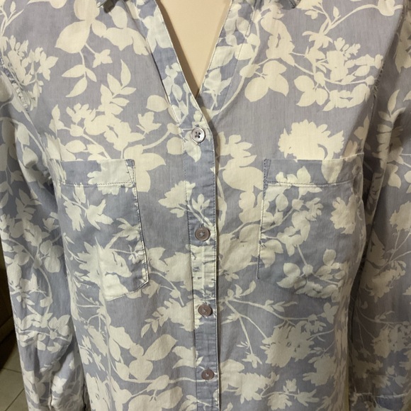 Gloria Vanderbilt Light Blue White 3/4 Sleeve Button Down Blouse - Picture 2 of 6